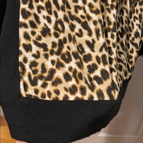 VS Pink Lightweight Leopard Long Sleeve EUC - Picture 4 of 6